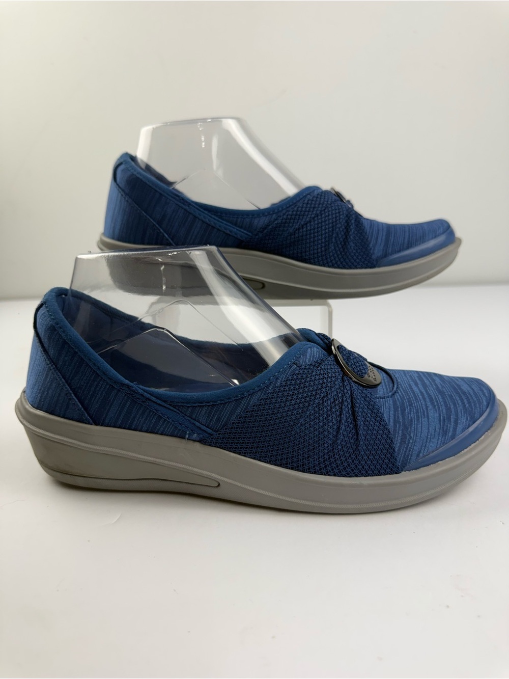 BZees Womens 7 Blue Minnie Slip-On Loafer Comfort Shoe